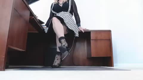 Ashley Ann online show from 11-17-25, 06:46