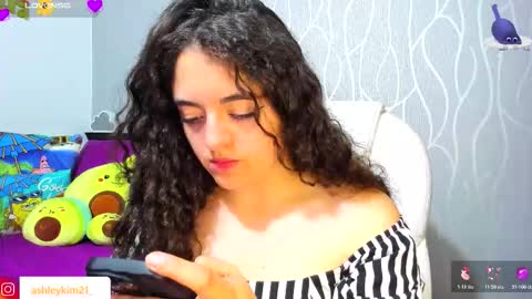 .. Ashley .. online show from 12-17-25, 01:22