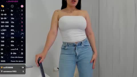 Snapshot of ashleyknightt chatting on 10-18-25, 01:30 Ashley knight online show from 10-18-25, 01:30