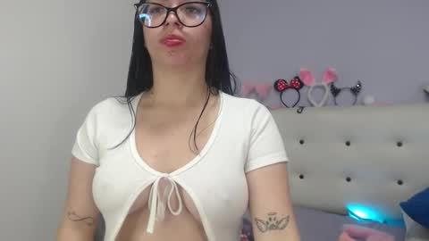 Snapshot of ashleyness chatting on 11-16-25, 12:33 Ashley online show from 11-16-25, 12:33