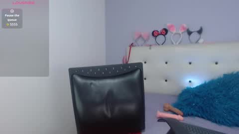 Snapshot of ashleyness chatting on 11-29-25, 10:35 Ashley online show from 11-29-25, 10:35