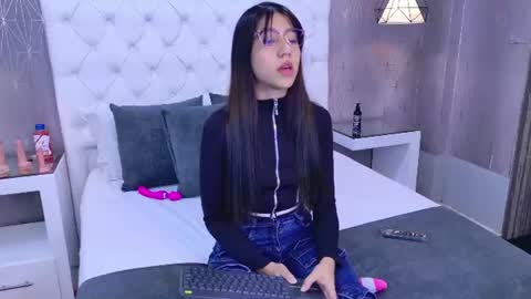 AshleyRoberh online show from 06-17-26, 03:31