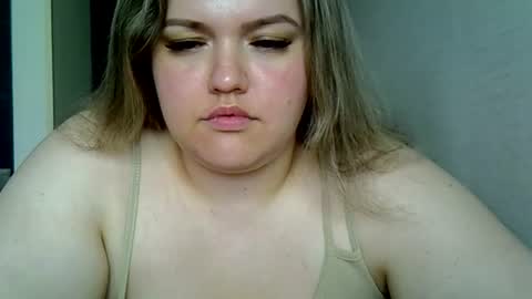 Snapshot of ashleyrosee_ chatting on 07-17-26, 01:51 Anite online show from 07-17-26, 01:51