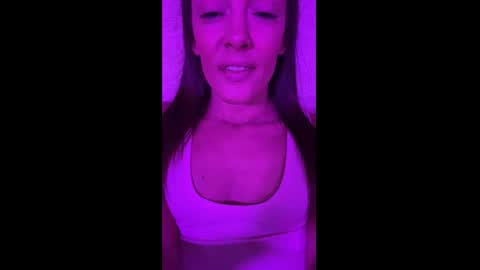 Snapshot of ashleyshyne69 chatting on 10-12-25, 04:50 Ashley online show from 10-12-25, 04:50