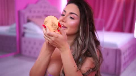 Snapshot of ashleysinnx chatting on 01-19-26, 10:30 Ashley online show from 01-19-26, 10:30