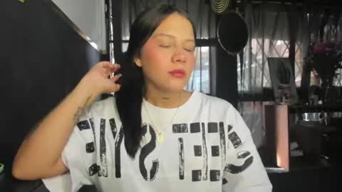 Snapshot of ashleytravis_ chatting on 07-04-26, 12:55 online show from 07-04-26, 12:55