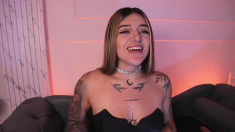 Ashley Lauren online show from 02-15-25, 02:22