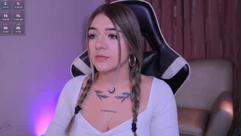 Ashley Lauren online show from 11-28-25, 04:15