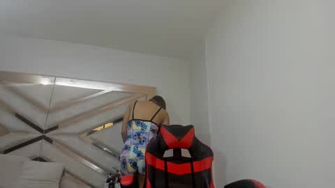 ashleyvanesars online show from 10-03-25, 01:41