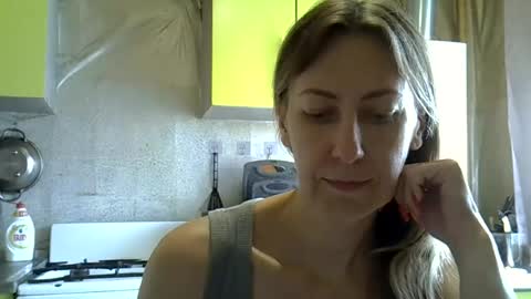 Snapshot of ashleyxhoney chatting on 06-19-26, 07:01 AshleyXHoney online show from 06-19-26, 07:01