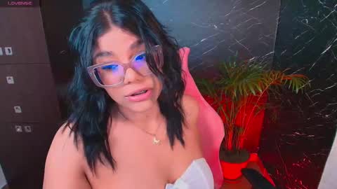 Snapshot of ashleyy18__ chatting on 10-16-25, 02:56 Ashleyy18 online show from 10-16-25, 02:56