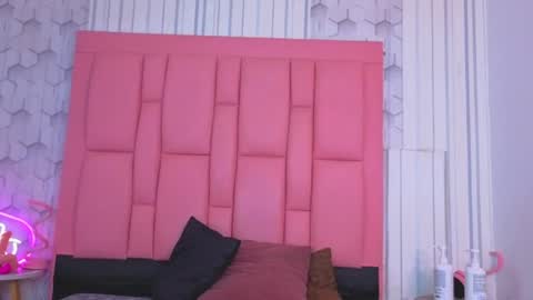 ashlleyray online show from 06-18-26, 07:07