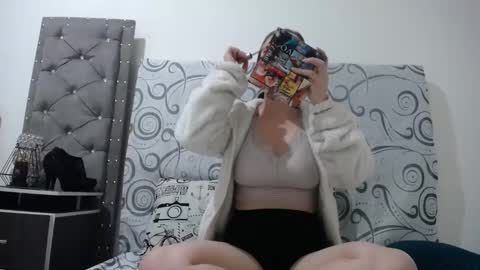 Snapshot of ashly_93 chatting on 12-16-24, 04:55 engel online show from 12-16-24, 04:55