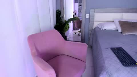 Ashly online show from 10-07-25, 03:47