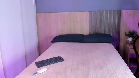 Snapshot of ashly_hills chatting on 01-08-26, 03:31 Ashly online show from 01-08-26, 03:31