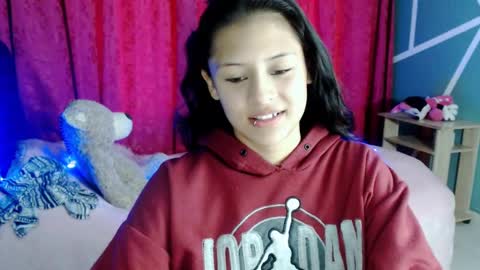 Snapshot of ashly_little2 chatting on 03-06-25, 07:10 Ashly online show from 03-06-25, 07:10