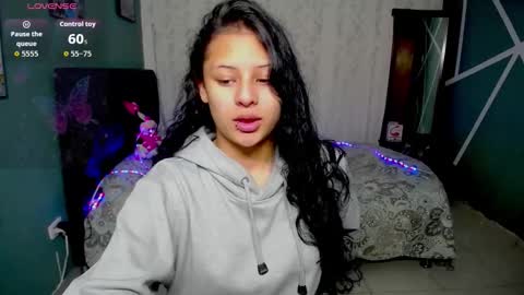 Snapshot of ashly_little2 chatting on 10-18-25, 11:44 Ashly online show from 10-18-25, 11:44