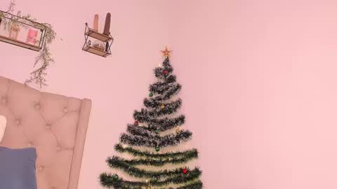 Snapshot of ashly_z chatting on 12-19-24, 09:49 Ashly online show from 12-19-24, 09:49