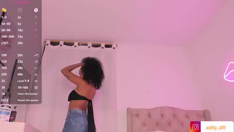 Snapshot of ashly_z chatting on 10-10-25, 12:48 Ashly online show from 10-10-25, 12:48