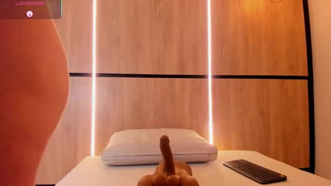 ashlyn online show from 11-25-25, 09:26