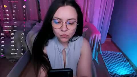 Snapshot of ashton_heidi chatting on 07-05-26, 11:45 Your girlfriend online show from 07-05-26, 11:45