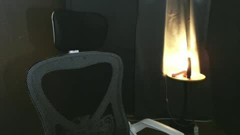 Snapshot of asian_hunk_moreno chatting on 06-18-26, 03:16 Yuri online show from 06-18-26, 03:16