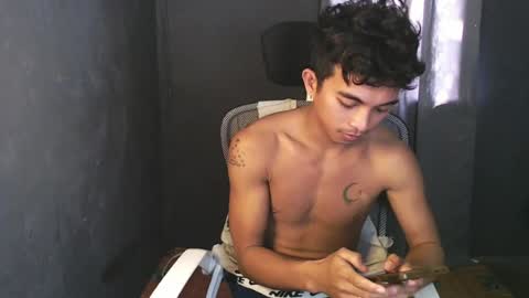 Snapshot of asian_hunk_moreno chatting on 07-14-26, 06:29 Yuri online show from 07-14-26, 06:29