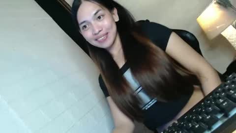 Snapshot of asian_kati chatting on 10-20-25, 04:40 theakati online show from 10-20-25, 04:40