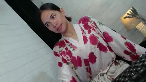 Snapshot of asian_kati chatting on 11-08-25, 02:12 theakati online show from 11-08-25, 02:12