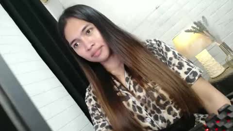 Snapshot of asian_kati chatting on 11-20-25, 01:17 theakati online show from 11-20-25, 01:17