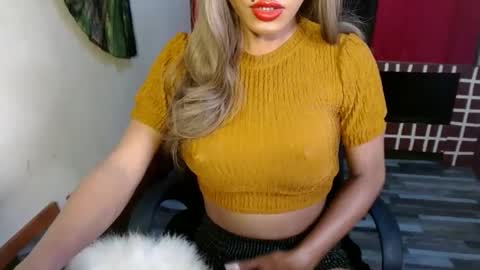 Snapshot of asian_petit19 chatting on 01-06-25, 07:35 Lovely online show from 01-06-25, 07:35