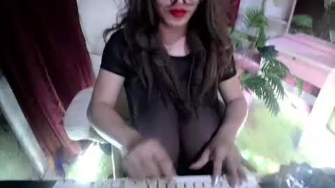 Lovely online show from 04-05-26, 05:54