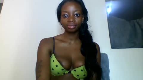 Snapshot of asian_pinay01 chatting on 10-19-25, 03:29 Asia online show from 10-19-25, 03:29