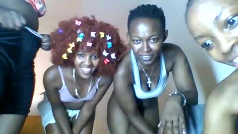 Snapshot of asian_pinay01 chatting on 10-20-25, 05:30 Asia online show from 10-20-25, 05:30