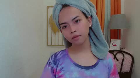 Snapshot of asian_pinay_oldlover chatting on 06-25-26, 09:52 Angel online show from 06-25-26, 09:52