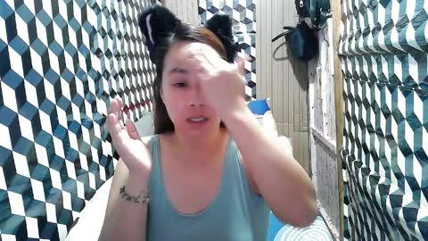 Trixie online show from 04-05-26, 02:47