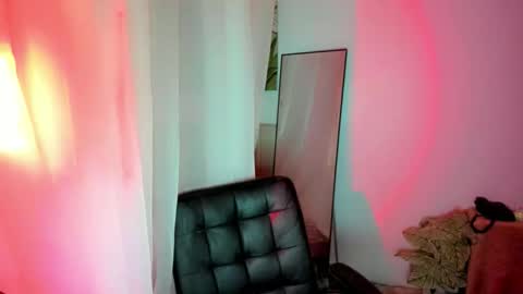 Snapshot of asianbabenicky chatting on 04-06-26, 12:19 Hien online show from 04-06-26, 12:19