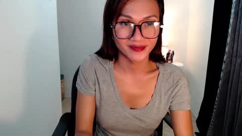 Snapshot of asianbarbiexx chatting on 02-15-25, 11:47 aika online show from 02-15-25, 11:47