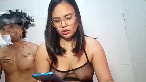 Snapshot of asiancoupleph chatting on 01-28-25, 07:11 asiancoupleph online show from 01-28-25, 07:11