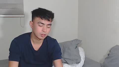 Snapshot of asiancummer_bry69 chatting on 01-14-25, 04:18 Bry online show from 01-14-25, 04:18