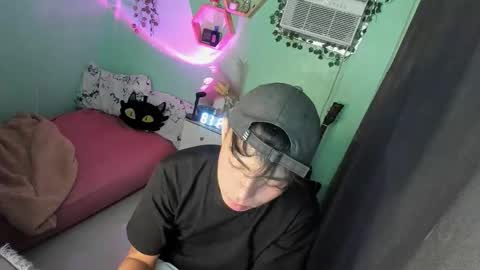 Snapshot of asiancummer_bry69 chatting on 11-22-25, 09:41 Bry online show from 11-22-25, 09:41