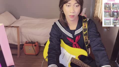 Snapshot of asianfemboycd chatting on 12-16-24, 04:23 Emi online show from 12-16-24, 04:23