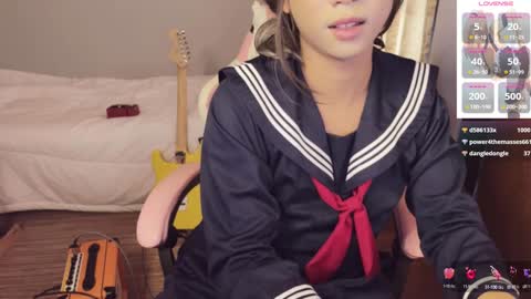 Snapshot of asianfemboycd chatting on 12-16-24, 07:26 Emi online show from 12-16-24, 07:26
