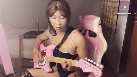 Snapshot of asianfemboycd chatting on 02-21-25, 04:59 Emi online show from 02-21-25, 04:59