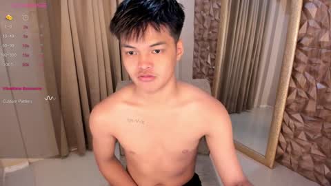 Snapshot of asianhugescott chatting on 02-08-25, 12:28 VICTORIA SCOTT online show from 02-08-25, 12:28