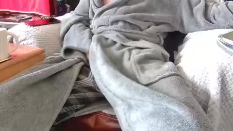 Snapshot of asianlooker chatting on 02-05-26, 01:27 John online show from 02-05-26, 01:27