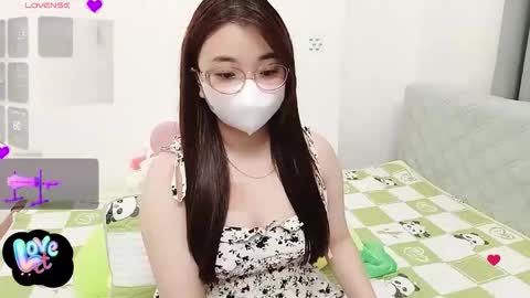 Snapshot of asianniky chatting on 09-15-25, 12:43 asianniky online show from 09-15-25, 12:43