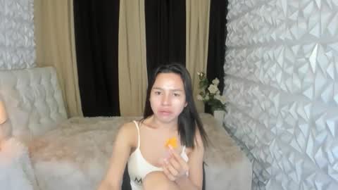 Snapshot of asianpetitefucker01 chatting on 06-11-26, 10:24 asianpetitefucker01 online show from 06-11-26, 10:24