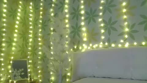 Snapshot of asianshiny chatting on 01-29-25, 08:40 Alice online show from 01-29-25, 08:40