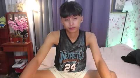 Snapshot of asiansmokeyxx chatting on 12-14-24, 06:20 prince online show from 12-14-24, 06:20